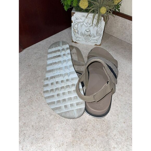 Sorel Roaming Devon Flat Sandals Beige Leather Adjustable Straps Casual 8.5 - Picture 8 of 9